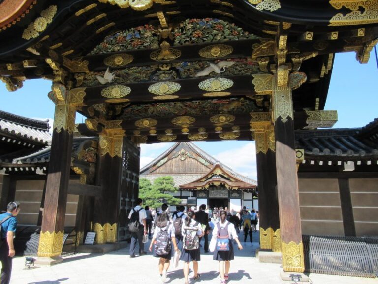 Puerta Kara-mon del Castillo Nijo-jo